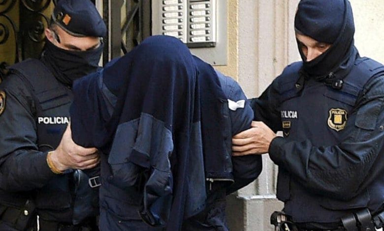 بتنسيق مع المخابرات المغربية.. إسبانيا تطيح بعنصر ينتمي لتنظيم “داعش”
