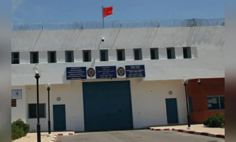 صمت قاتل وصراخ مكسور.. أخت سفيان تواجه إدارة سجن سلوان بعد وفاة شقيقها