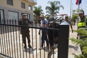 زايو.. السلطات تشن حملة واسعة لتحرير الملك العمومي (صور)