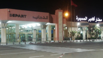 أكادير.. احتجاجات بسبب رسوم “مرتفعة” لركن السيارات بمحيط مطار المسيرة