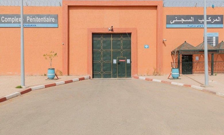 الخيانة الزوجية تقود فتاة إلى سجن الاوداية ومتابعة عشيقها الدركي في حالة سراح