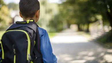 الناظور.. مدرسة تمنع طفلاً مريضًا بالصرع من تناول دوائه وتثير غضبًا واسعًا