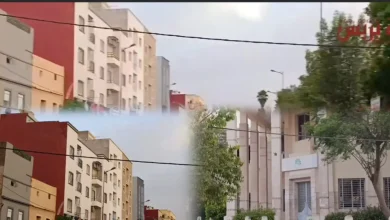 أسلاك كهربائية تهدد رؤوس العباد بشارع الأميرة للاعائشة بسطات
