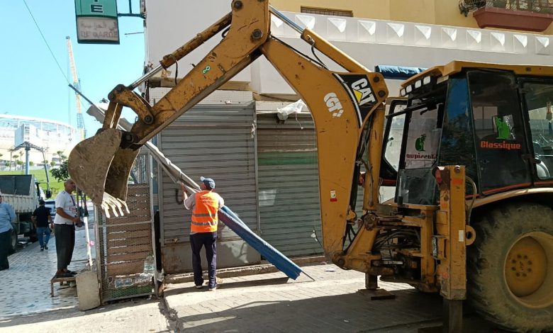 طنجة.. السلطات تشن حملة واسعة لتحرير الملك العمومي بحي الحسني